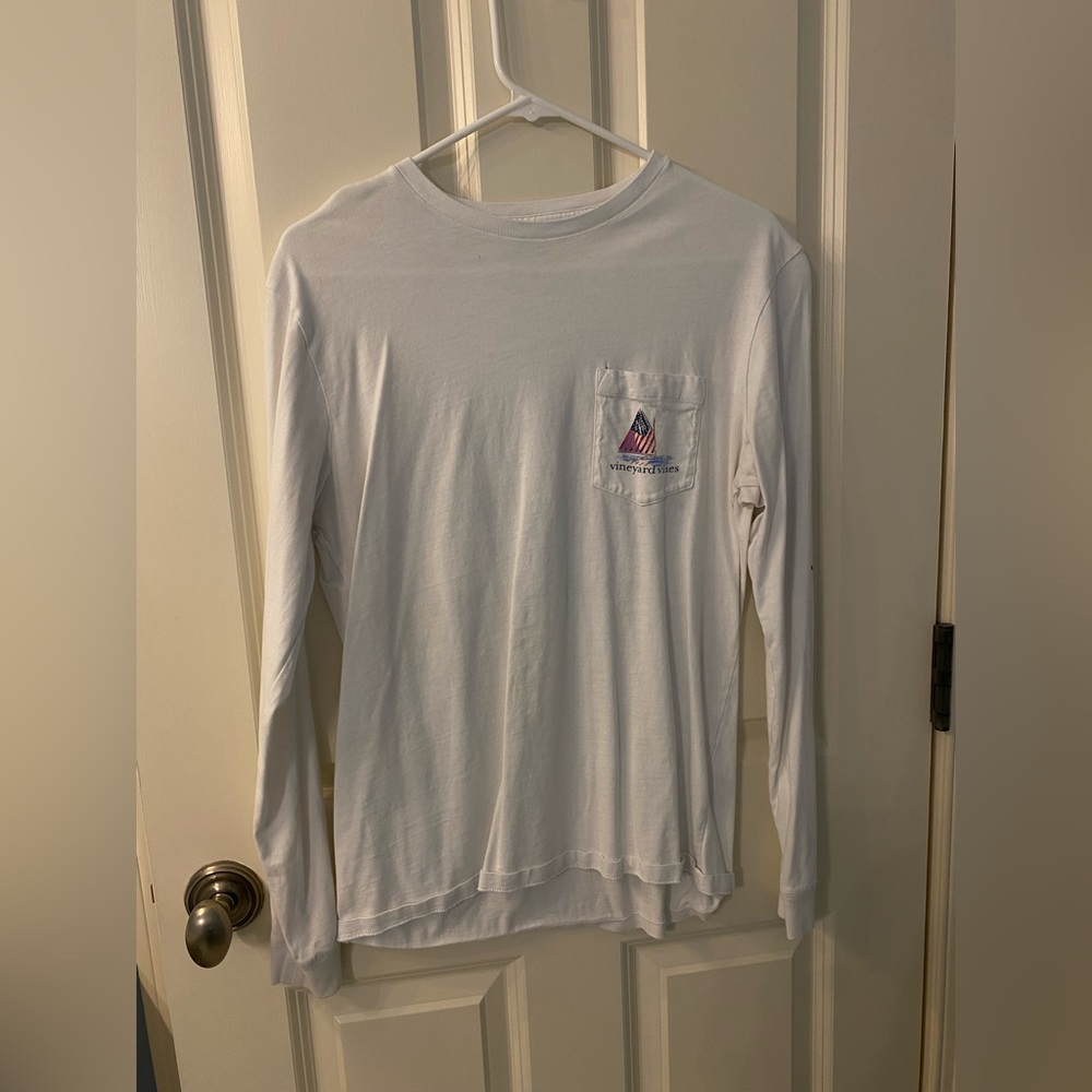 Men’s Vineyard Vines shirt